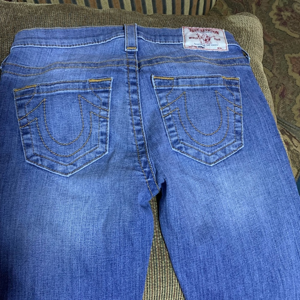 True Religion Gently Used Women's Light Rinse Blue Jeans.
